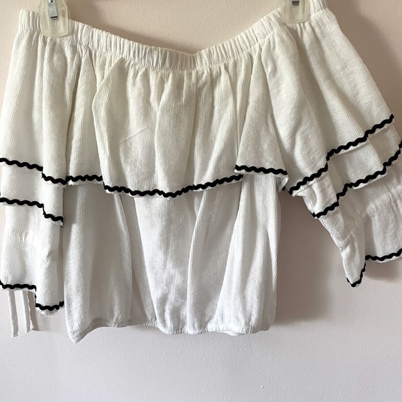 Forever 21 Blouse - Picture 2 of 3